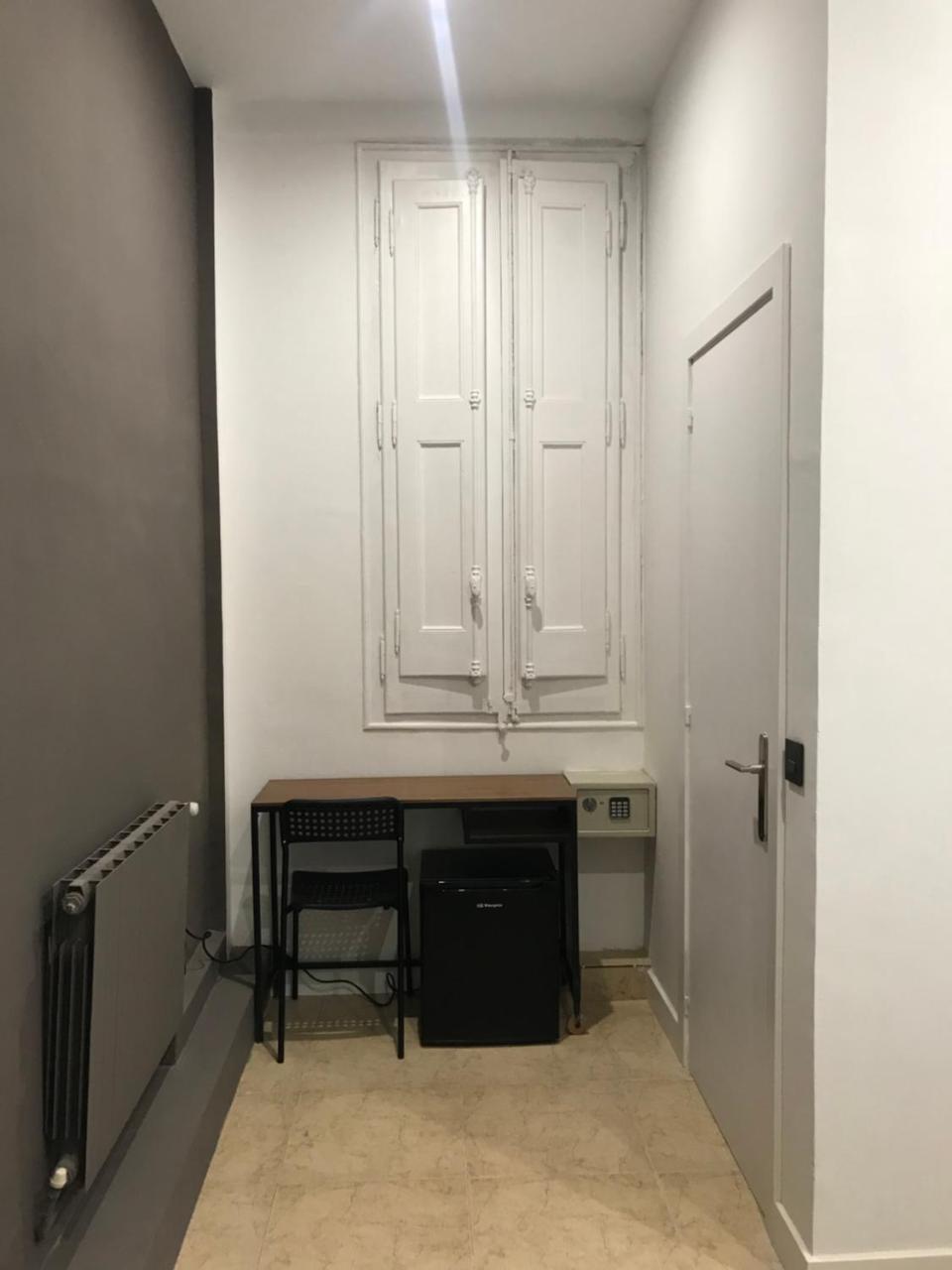 Hostal Eden 바르셀로나 외부 사진
